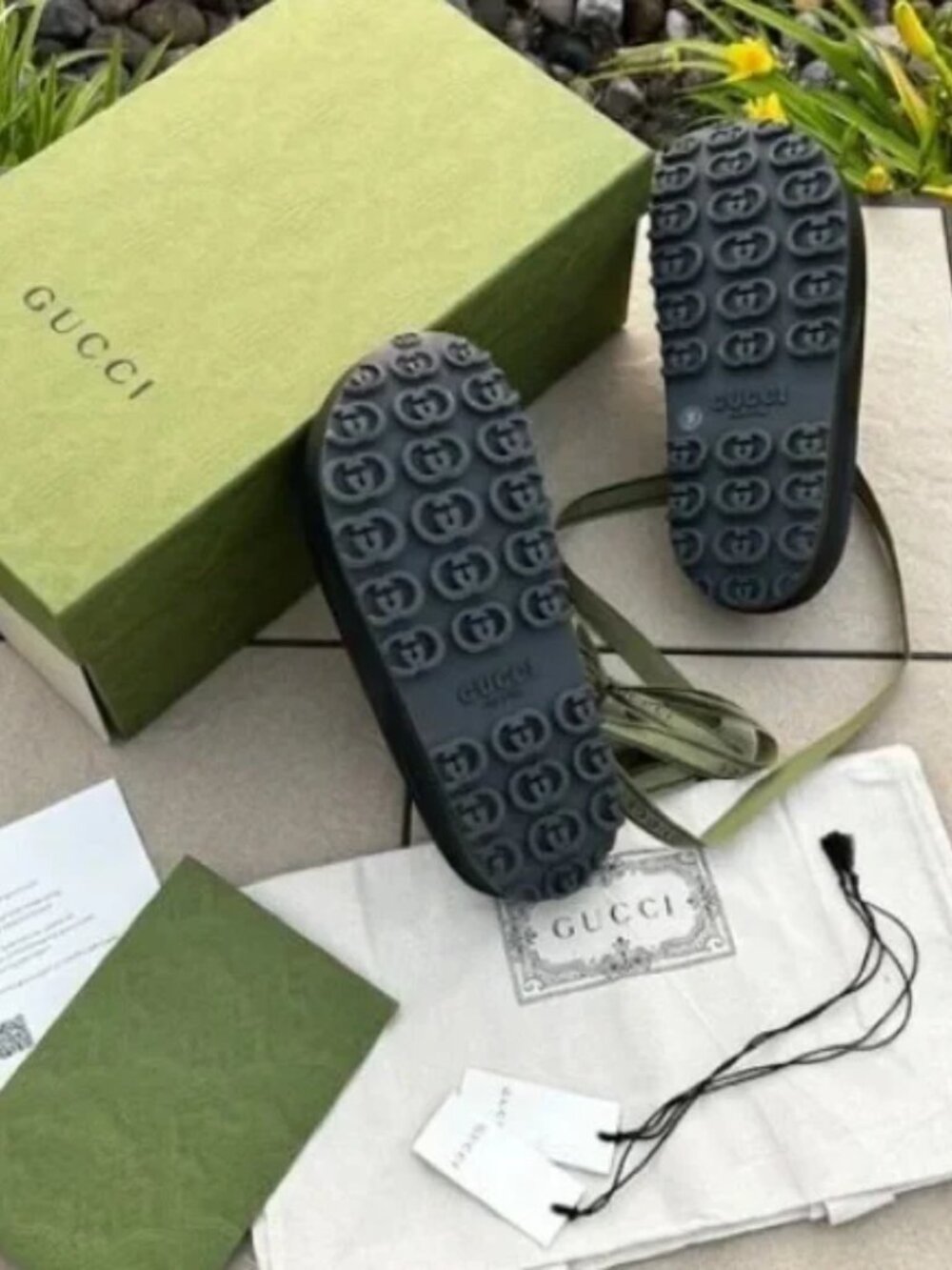 Gucci Black Slide Sandals - Picture 2 of 4